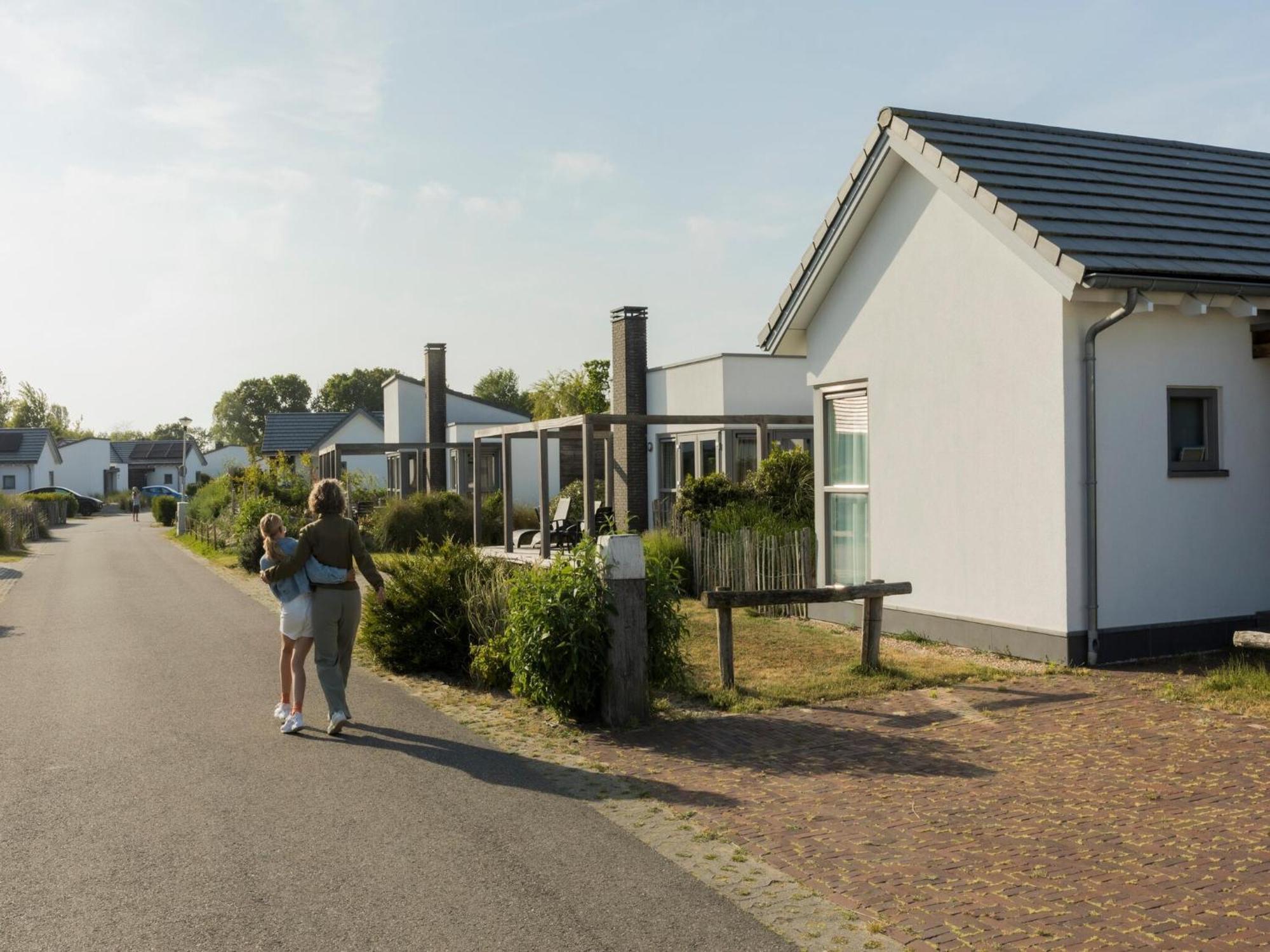 Detached, Single-Storey Holiday Home Just Steps From The Sea Ouddorp Exterior photo